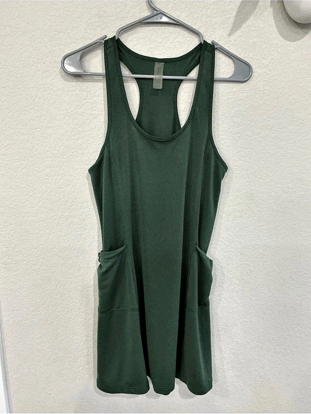 Outdoor Voices Green Mesh Athletic Tank Size Small Like New